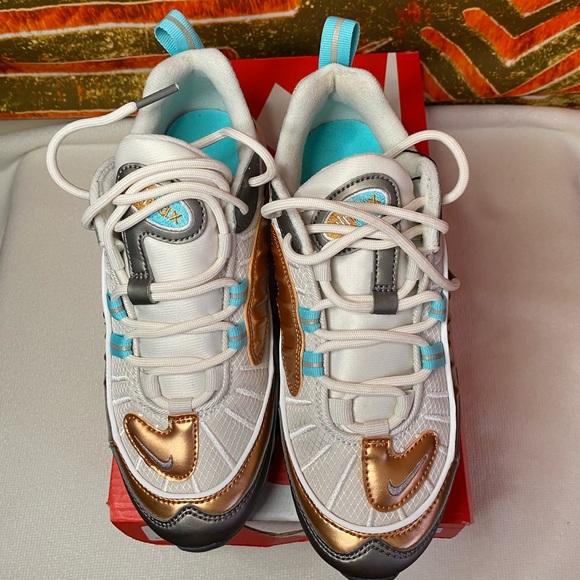 Air max 98 se size 5.5 🔥RUNS SMALL 🔥 - Picture 1 of 11